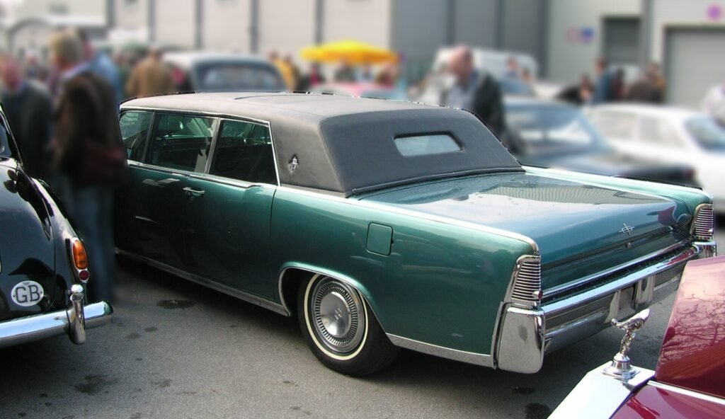 Lincoln Continental Mark photo