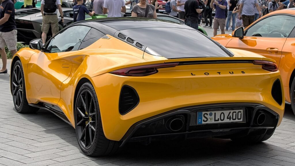 Lotus Emira photo