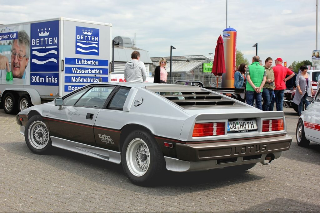 Lotus Esprit photo