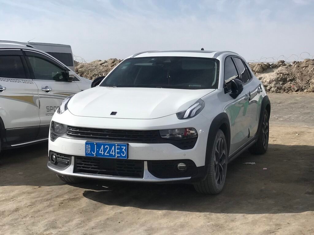 Lynk & Co 02 photo
