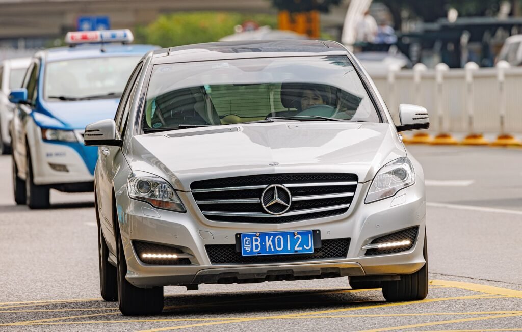 Mercedes-Benz R-Class photo