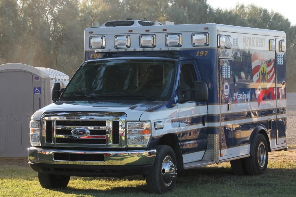Ford E-450 photo
