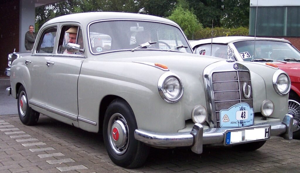 Mercedes-Benz 219 photo