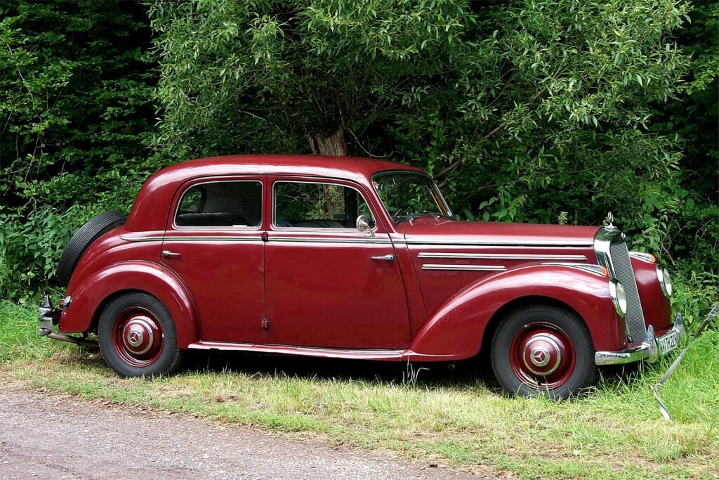 Mercedes-Benz 220 photo