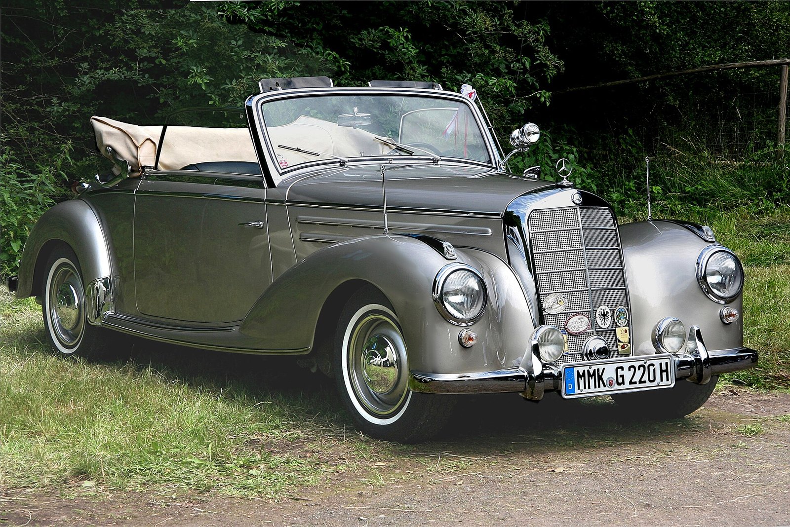Mercedes-Benz 220