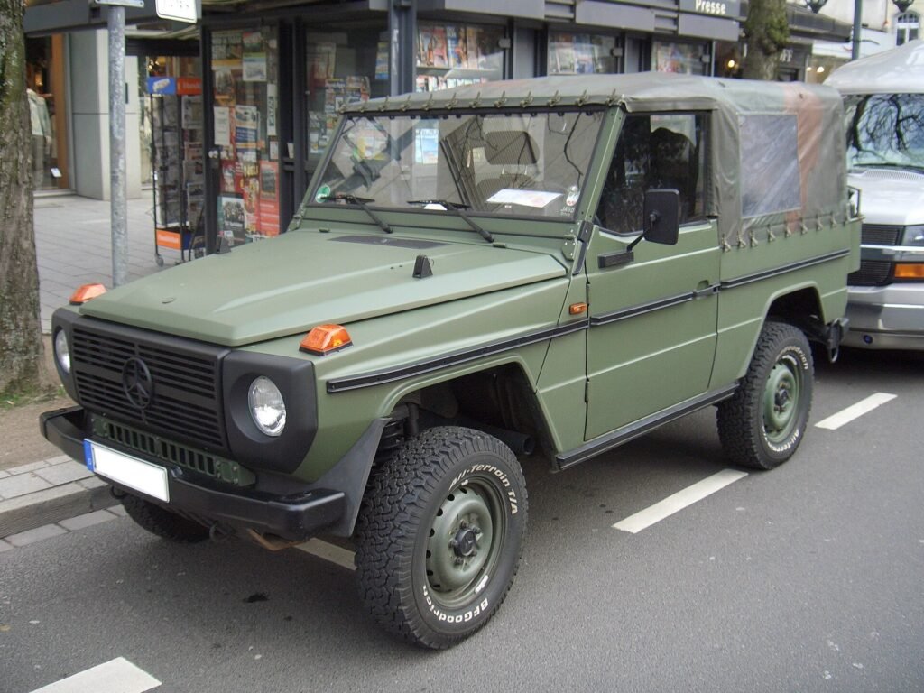 Mercedes-Benz 230 GE photo