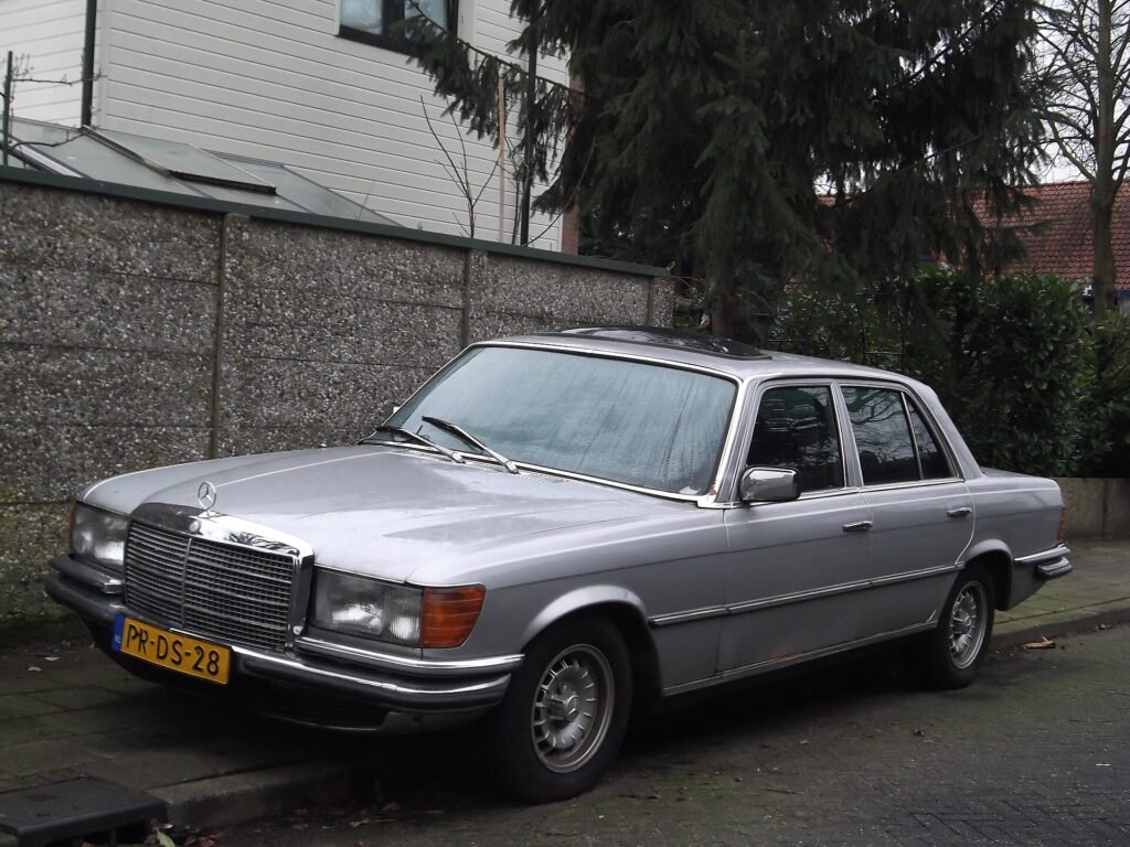 Mercedes-Benz 280 SE photo