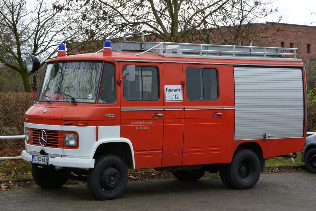 Mercedes-Benz 408 D photo