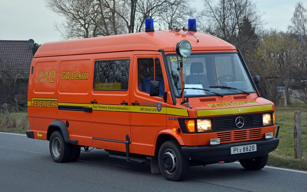 Mercedes-Benz 408 D photo