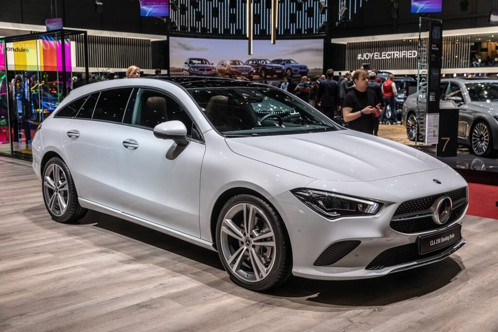 Mercedes-Benz CLA photo