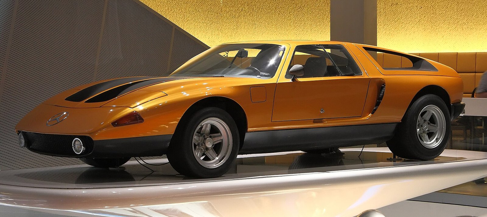 Mercedes-Benz 111
