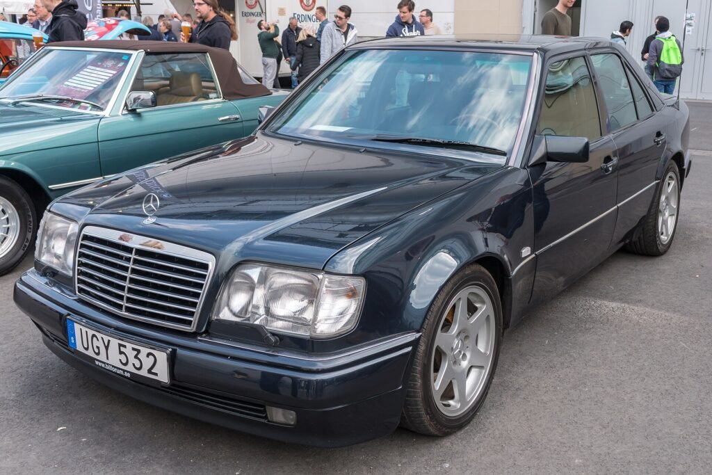 Mercedes-Benz 500 photo