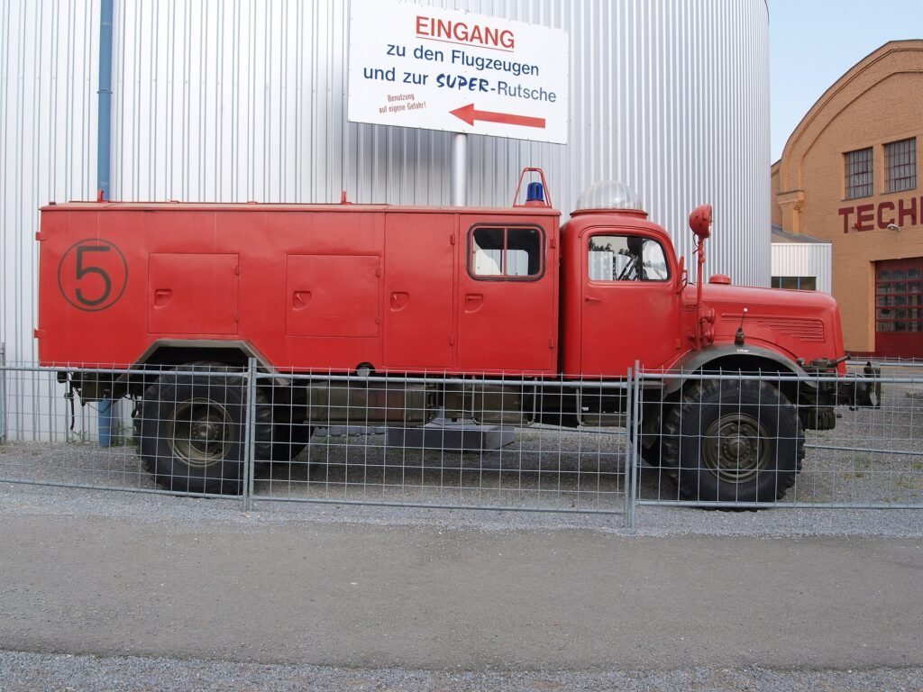 Mercedes-Benz 315 photo