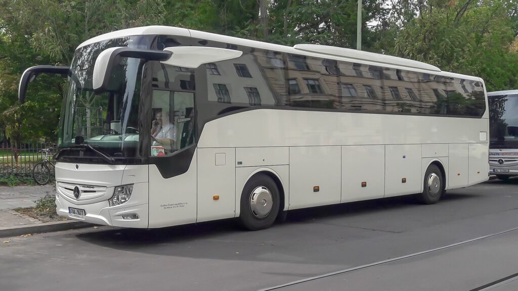 Mercedes-Benz 350 photo
