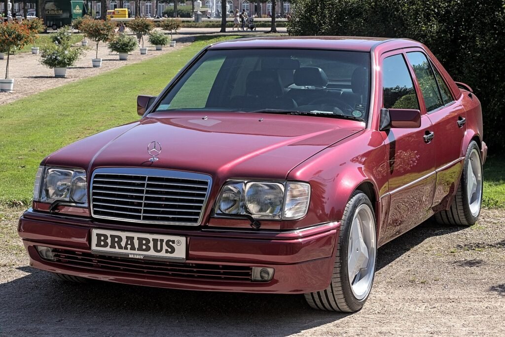 Mercedes-Benz E-Class photo