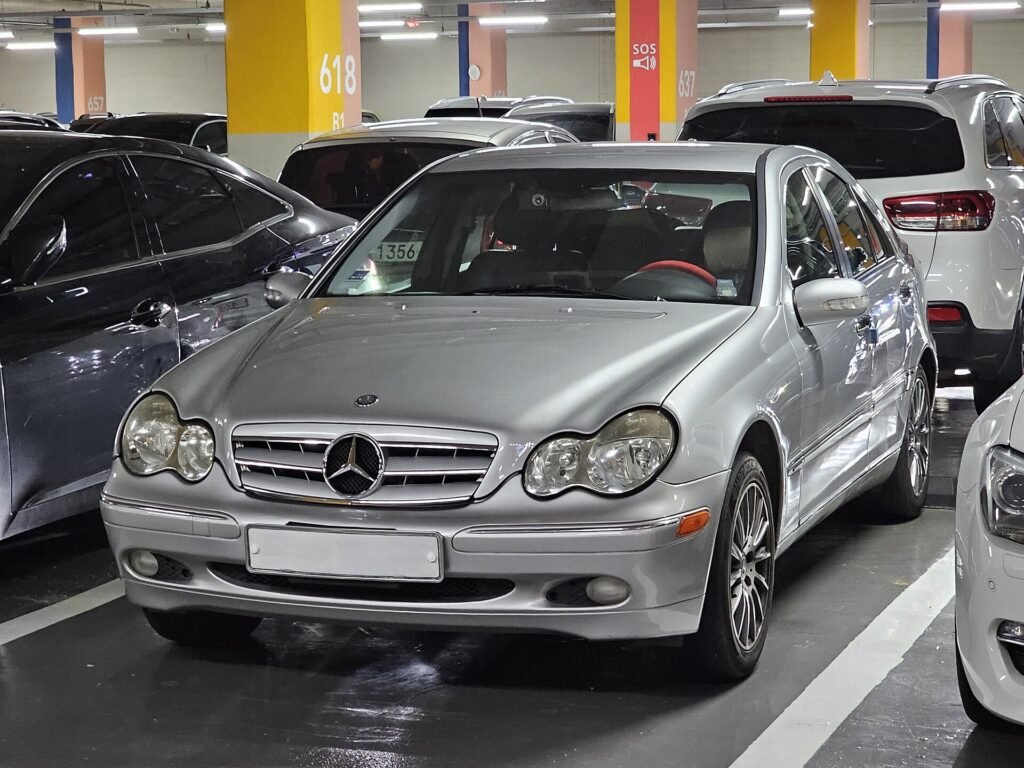 Mercedes-Benz 230 C photo