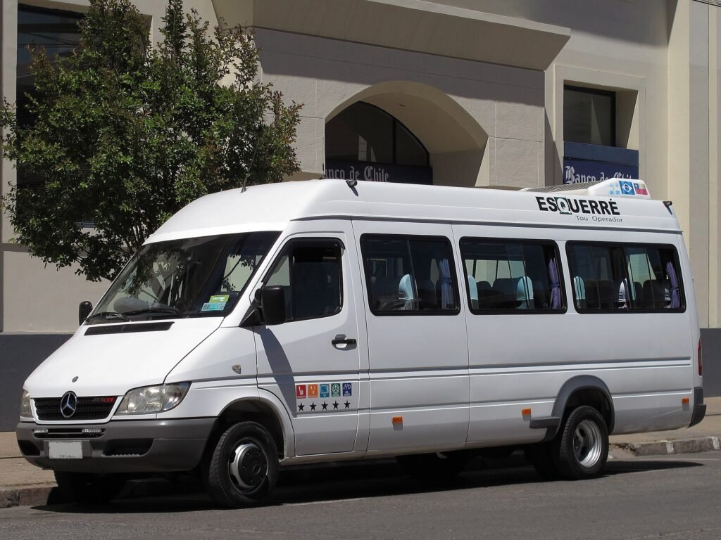 Mercedes-Benz 413 photo
