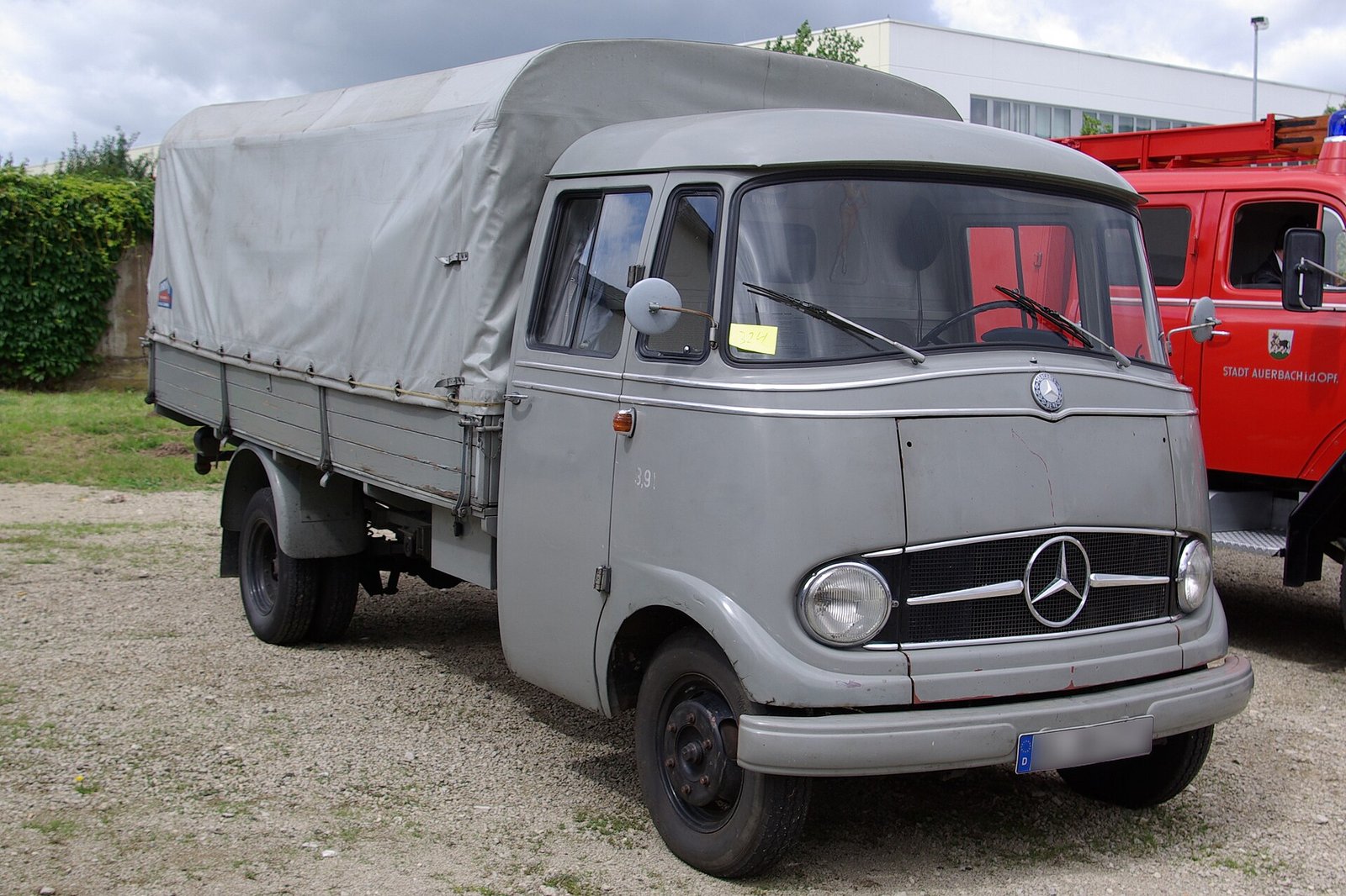 Mercedes-Benz 319