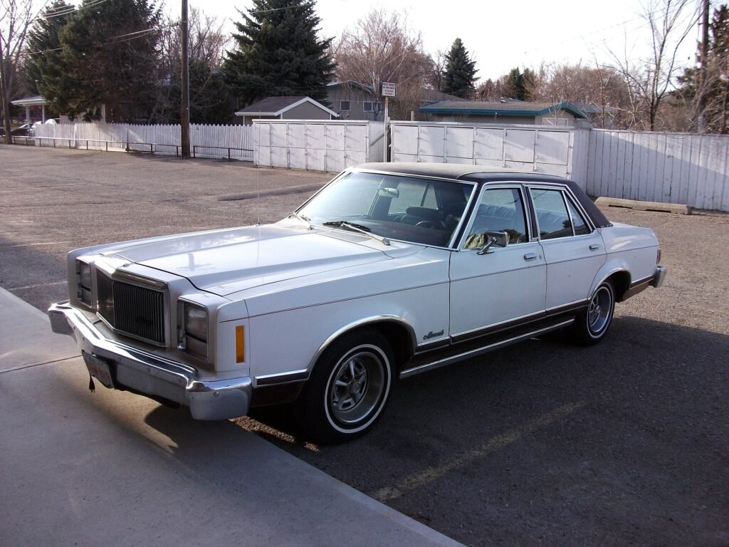 Mercury Monarch photo