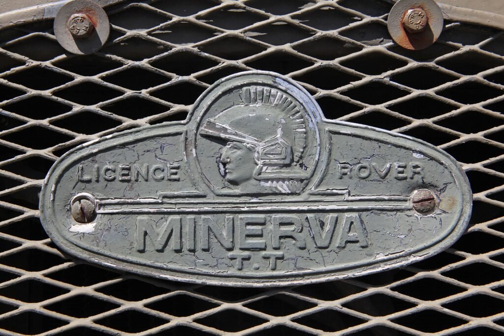 Land Rover Minerva photo
