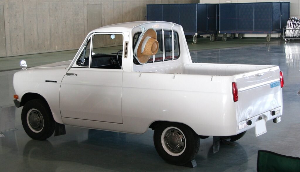 Mitsubishi Minica photo
