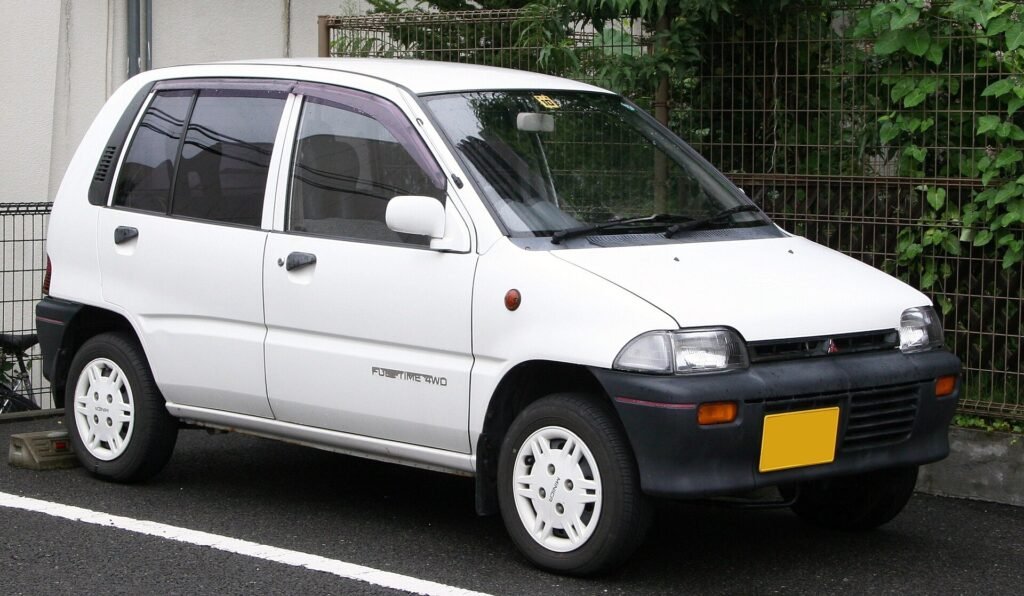 Mitsubishi Minica photo