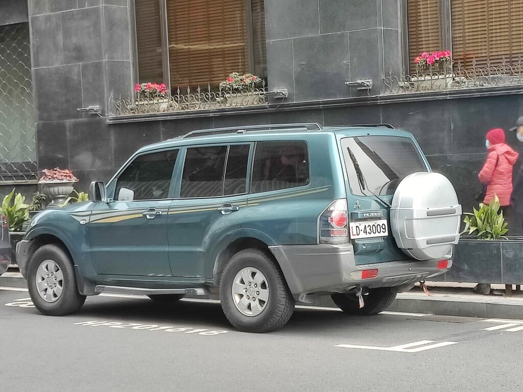 Mitsubishi Pajero photo