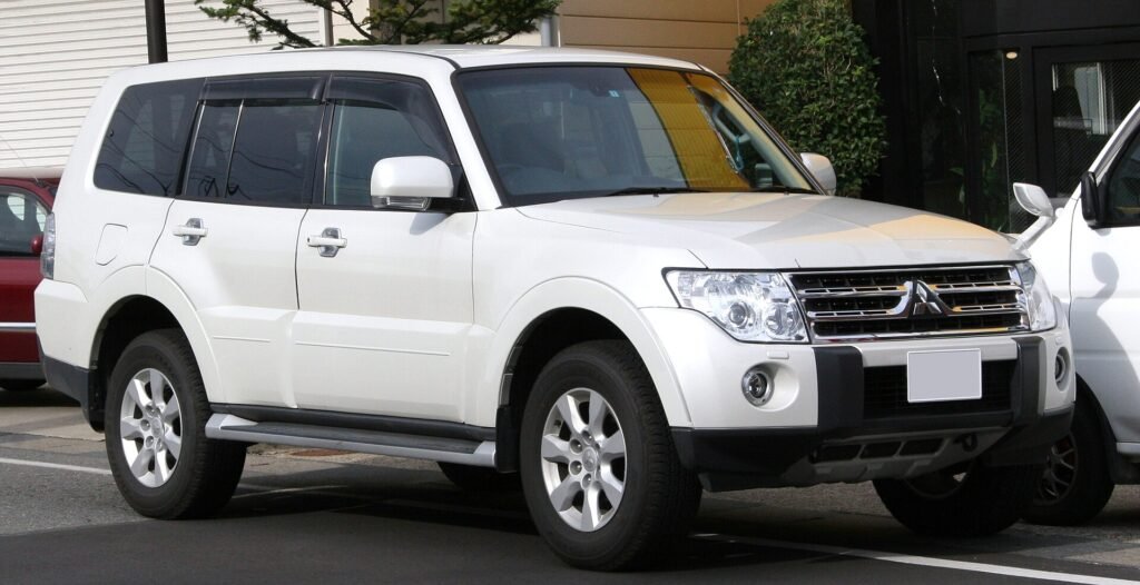 Mitsubishi Pajero photo