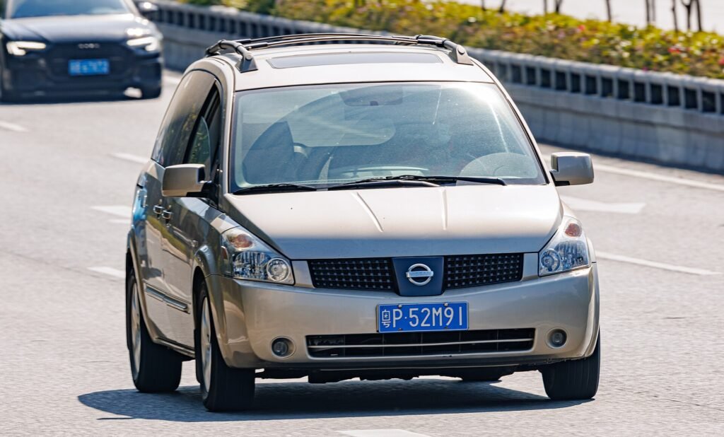 Nissan Quest photo