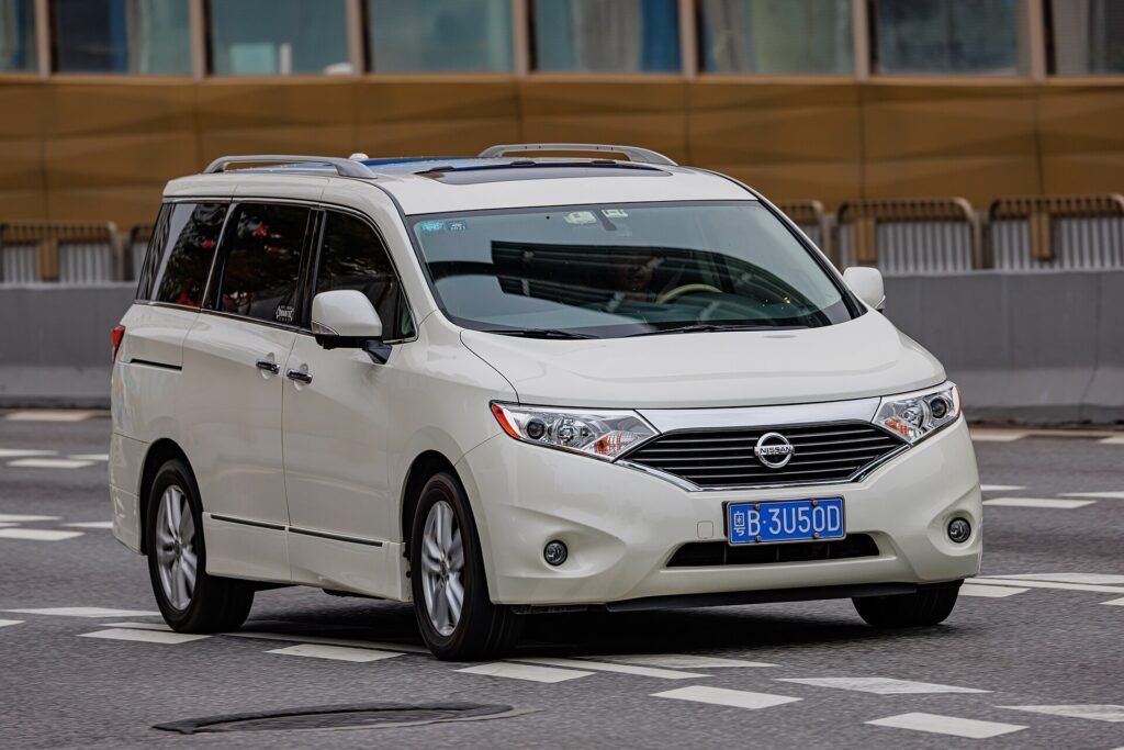 Nissan Quest photo