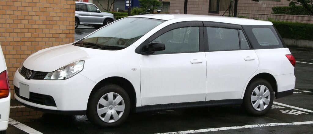 Nissan Wingroad photo