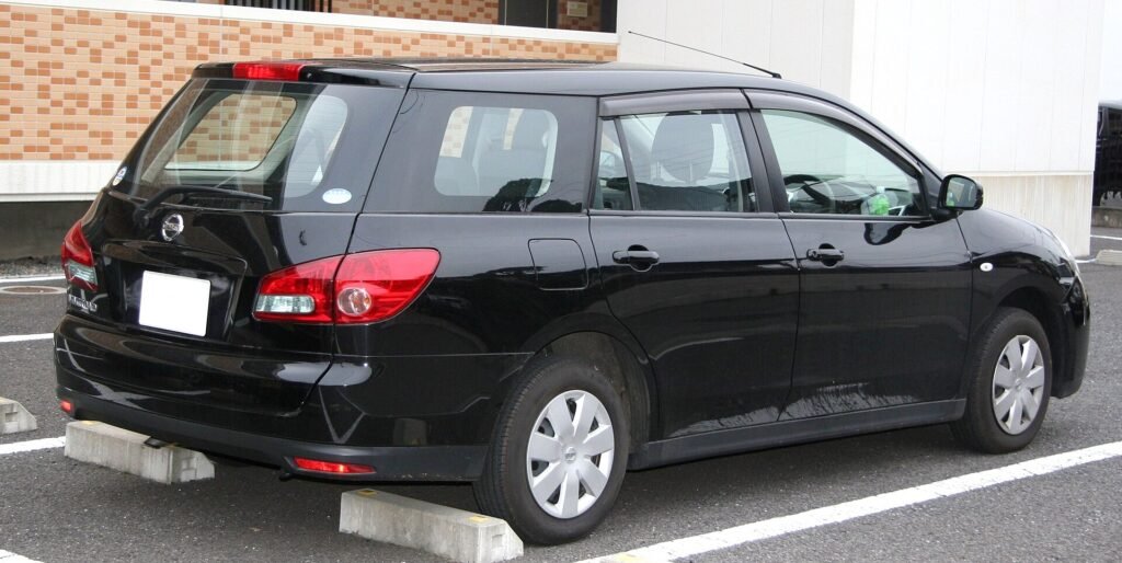 Nissan Wingroad photo