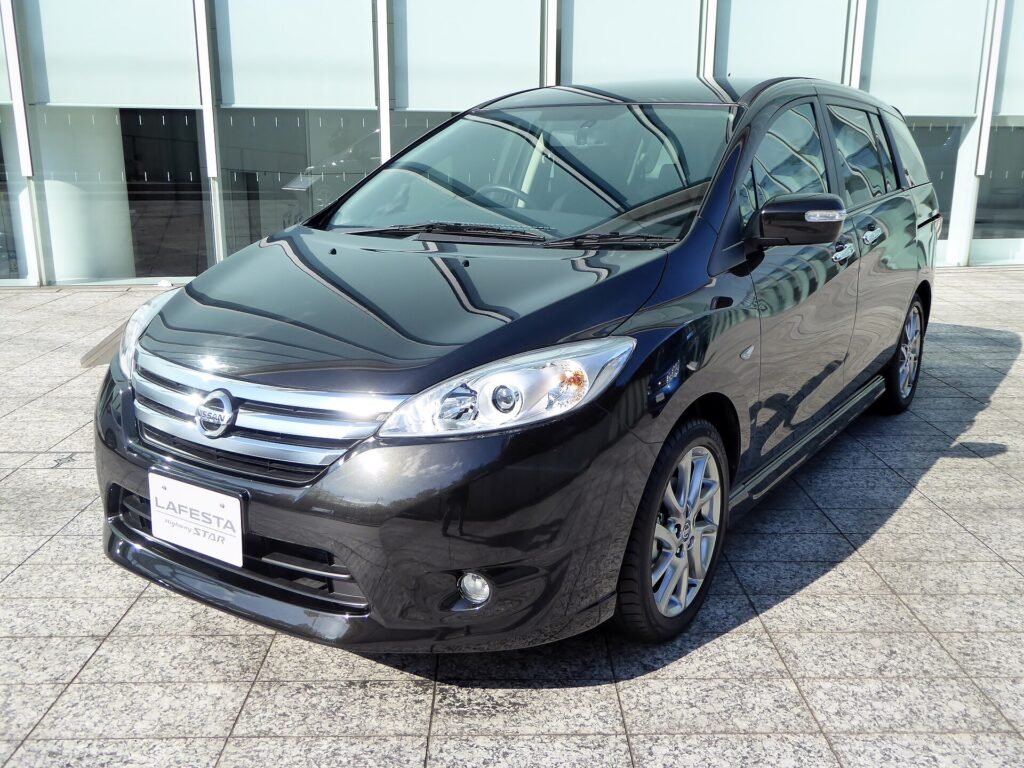 Nissan Lafesta photo