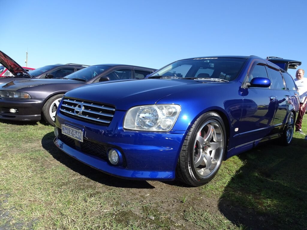 Nissan Stagea photo