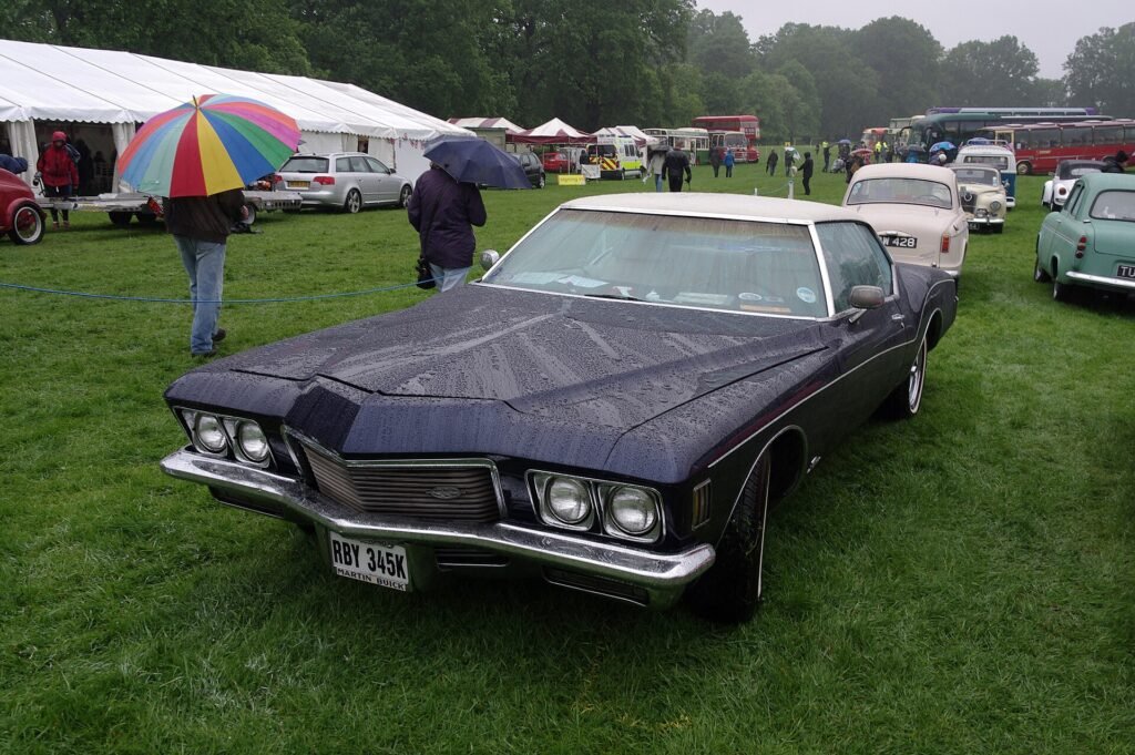 Buick Riviera photo