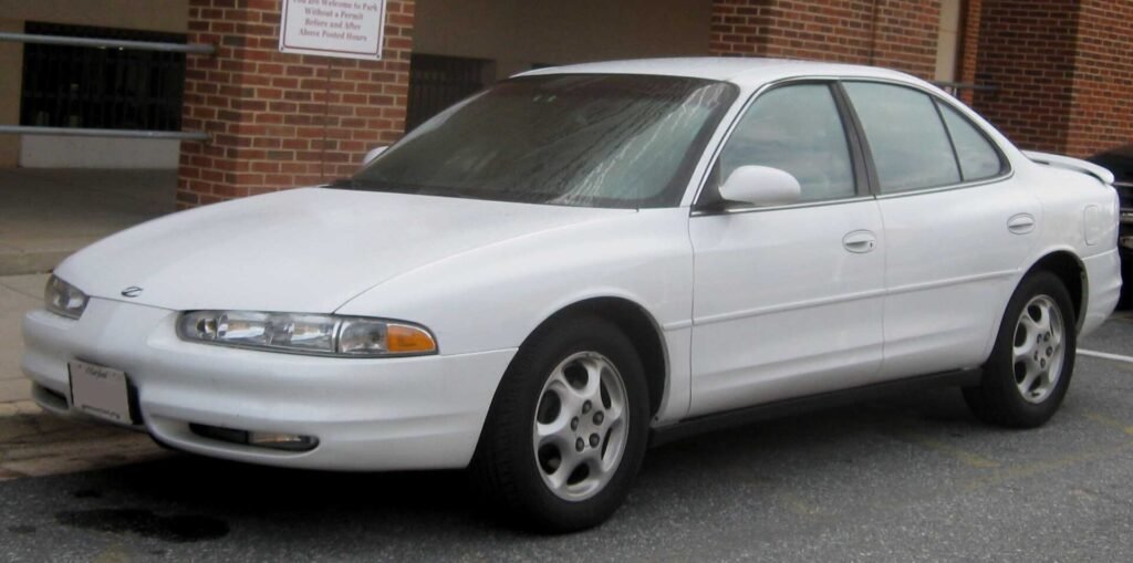 Oldsmobile Intrigue photo