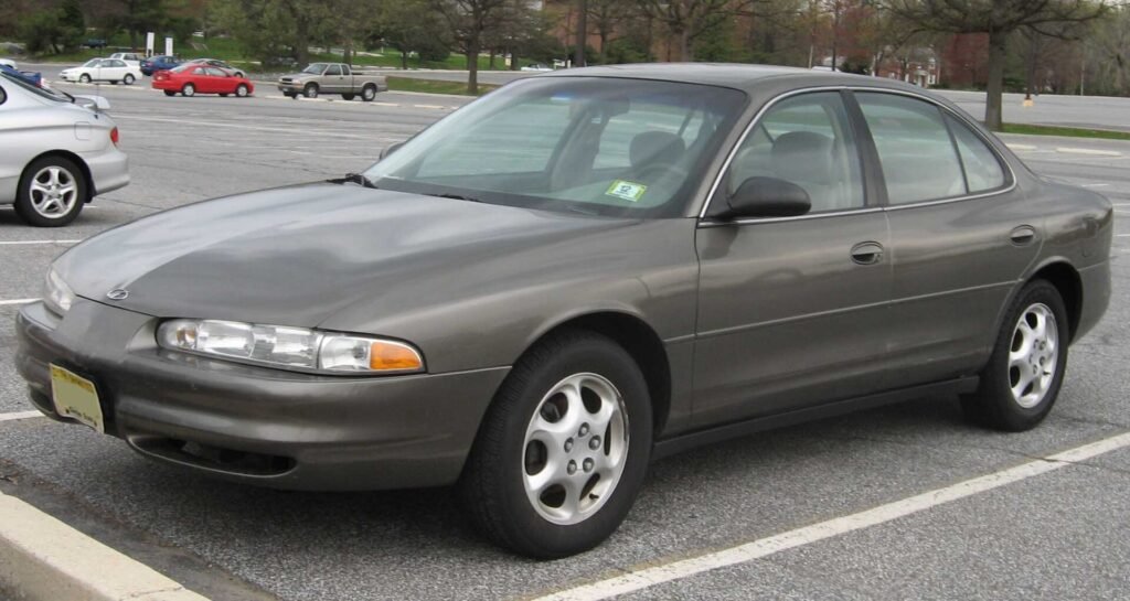 Oldsmobile Intrigue photo