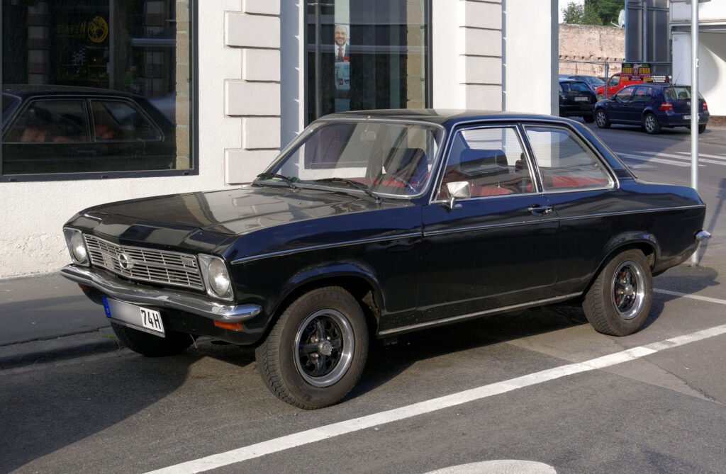 Opel Ascona photo