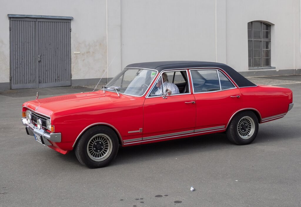 Opel Commodore A photo