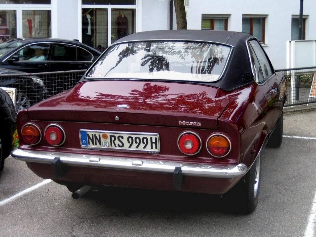 Opel Manta A photo