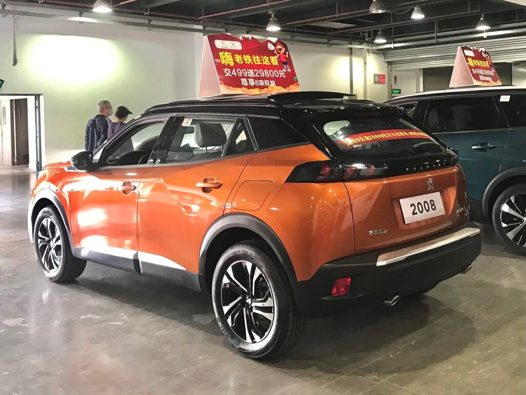 Peugeot 2008 photo