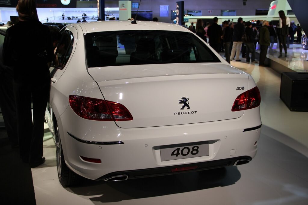 Peugeot 408 photo