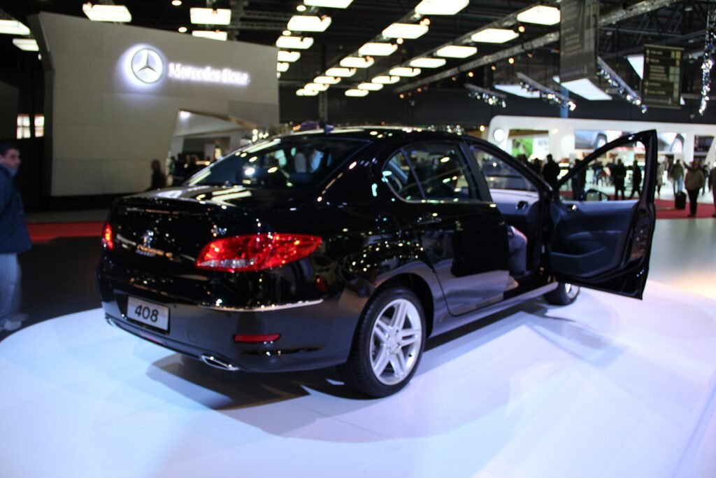 Peugeot 408 photo