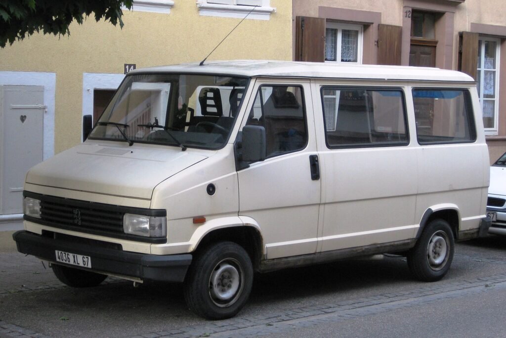 Peugeot J5 photo