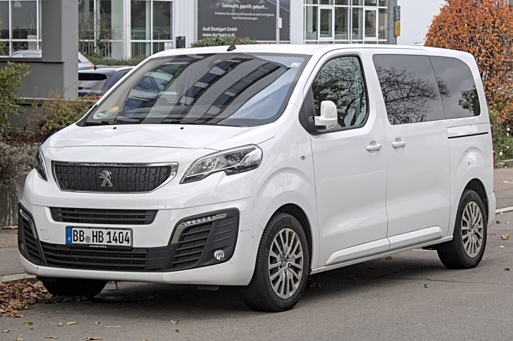 Peugeot Traveller photo