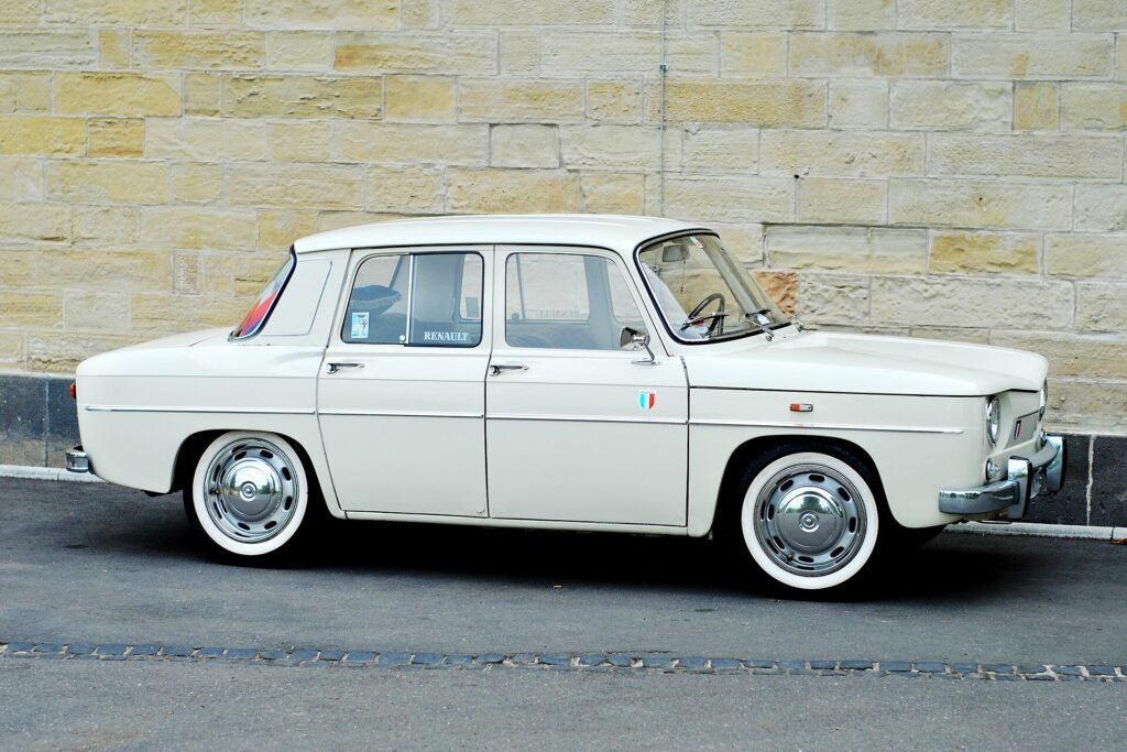 Renault 8 photo