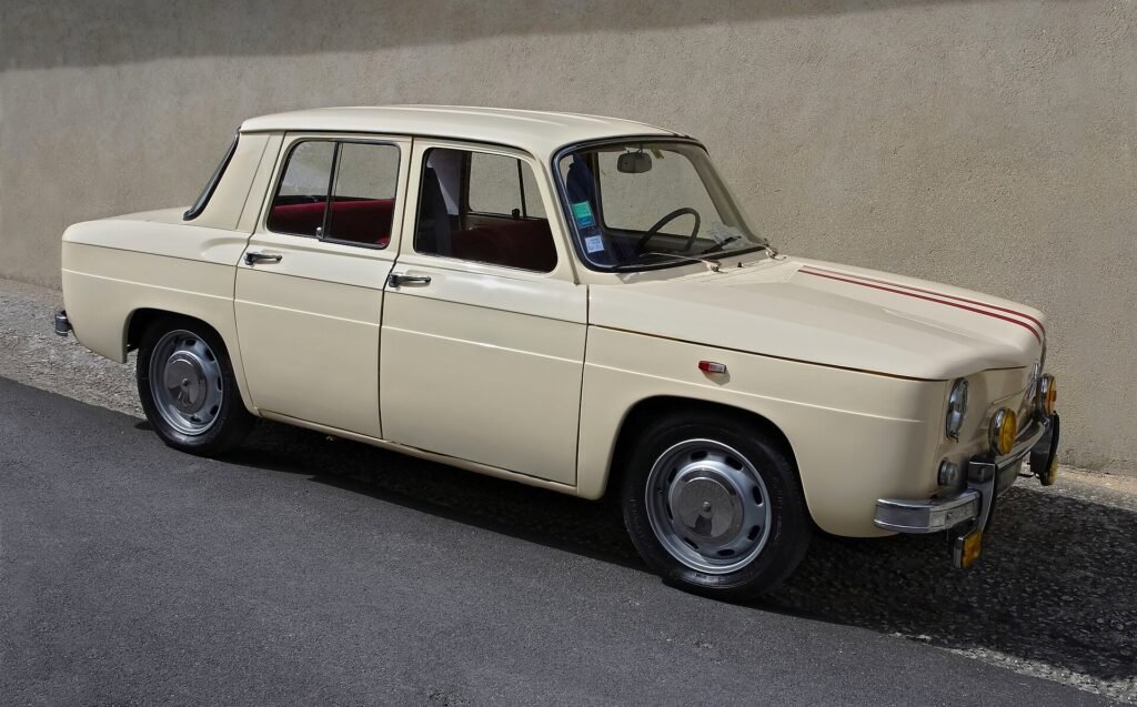 Renault 8 photo