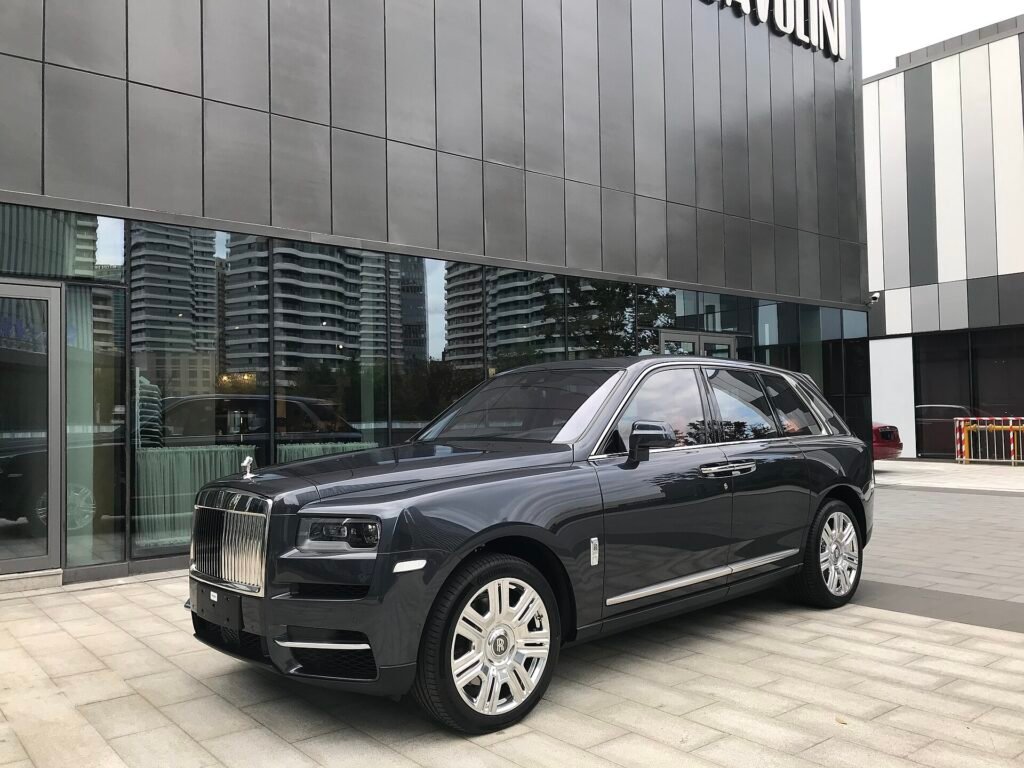 Rolls-Royce Cullinan photo