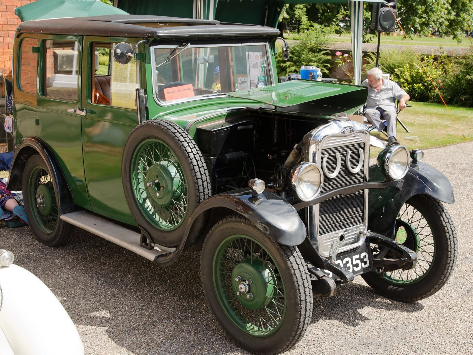 Singer Junior