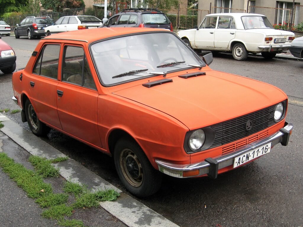 Škoda 105 photo